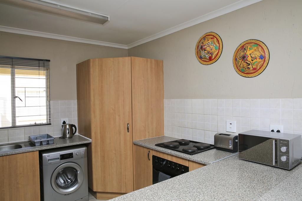 African Eagle Apartments Witfield Exterior photo