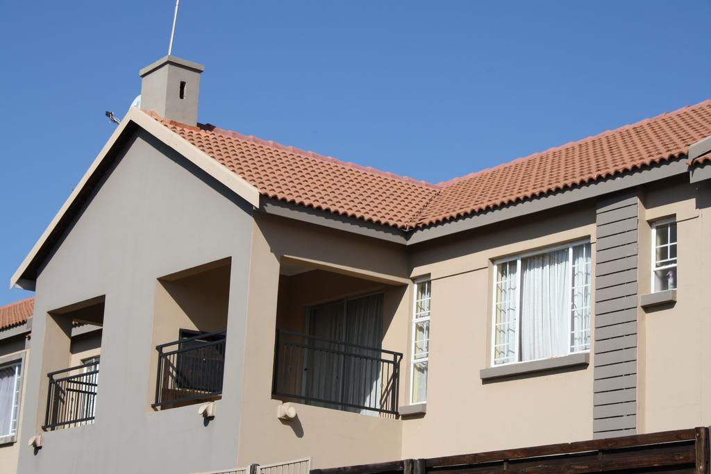 African Eagle Apartments Witfield Exterior photo